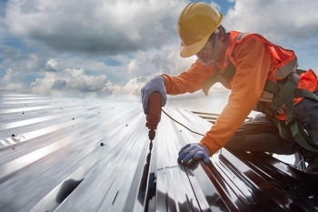 Roofing Safety Tips: Protecting Yourself on the Job body thumb image
